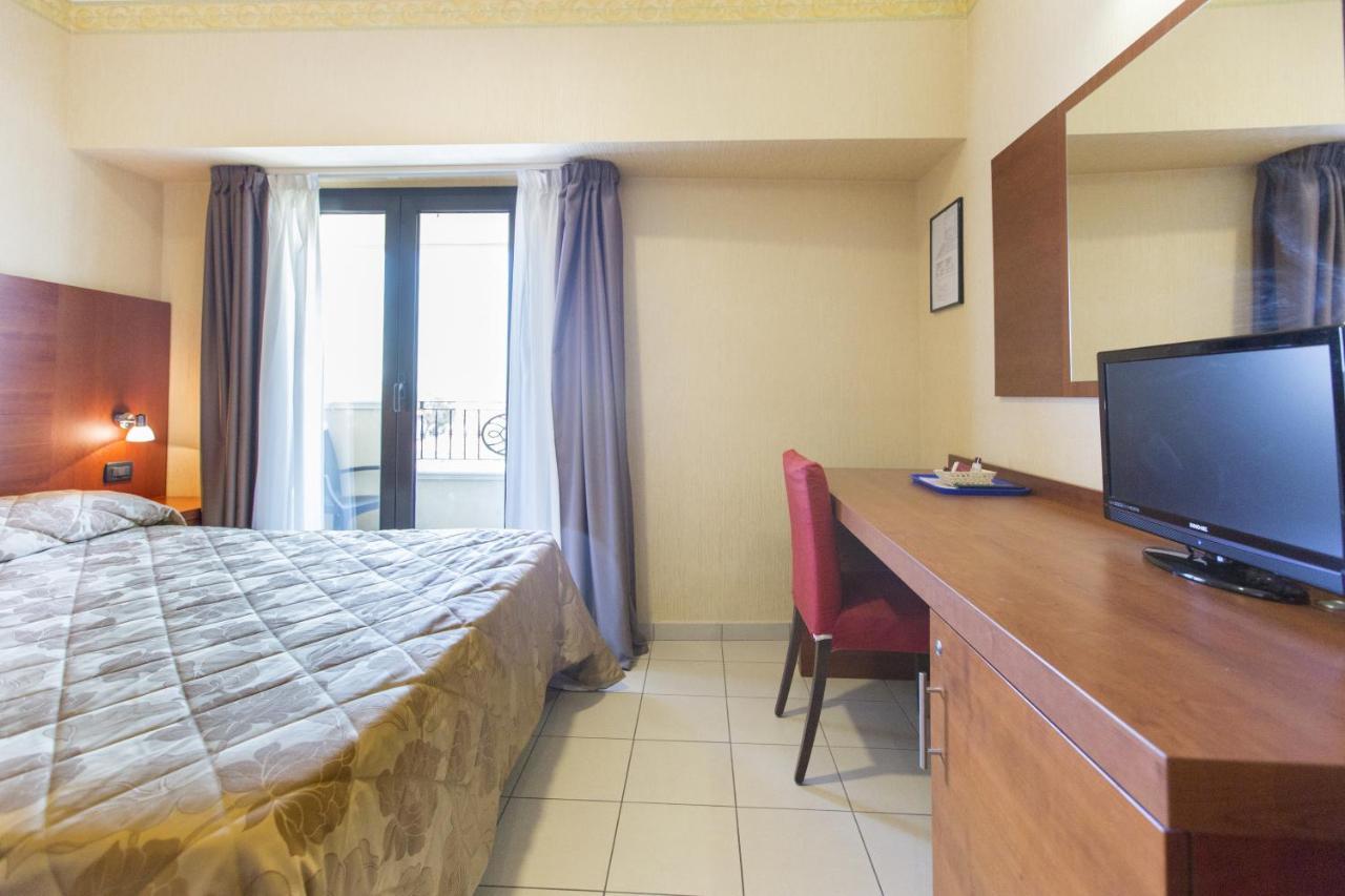 Hotel Metropole Rimini Kültér fotó
